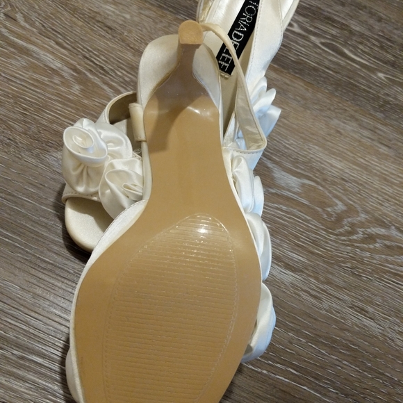 Victoria Delef wedding shoes - Picture 5 of 5